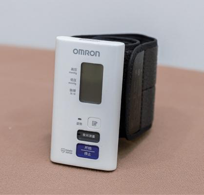 电子血压计hem-9601t1